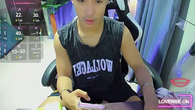 Molly McQueen online show from March 27, 2026, 5:24 am