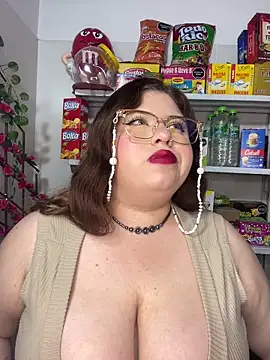 kitty  pinnk online show from May 31, 2026, 7:37 pm