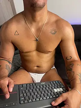 AndresFerro online show from April 25, 2026, 7:00 pm