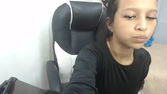 naty 18 online show from May 9, 2026, 7:13 am