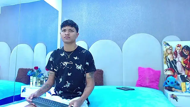 party duo playboy online show from May 10, 2026, 3:33 am