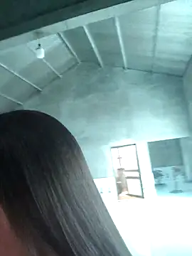 xinhxinh-cute online show from April 24, 2026, 3:53 am