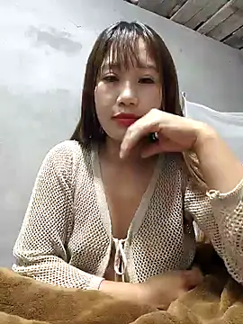 xinhxinh-cute online show from May 6, 2026, 12:41 am