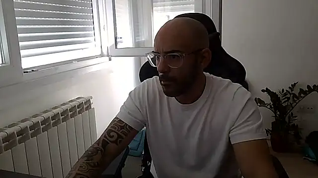 moreno8558 online show from March 25, 2026, 8:42 am