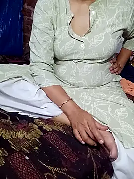 Snapshot of Sweet_Stuff1990 chatting on March 25, 2026, 1:50 pm Sweet Stuff1990 online show from March 25, 2026, 1:50 pm