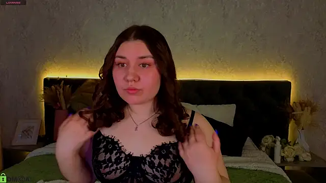 Maya Raay online show from April 11, 2026, 1:10 am