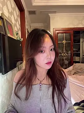 thelittlexx online show from April 7, 2026, 12:05 pm