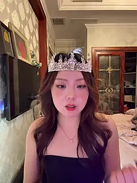 thelittlexx online show from April 9, 2026, 12:21 pm