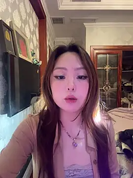 thelittlexx online show from April 15, 2026, 8:10 am