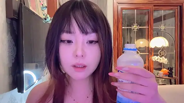 thelittlexx online show from May 6, 2026, 7:57 am