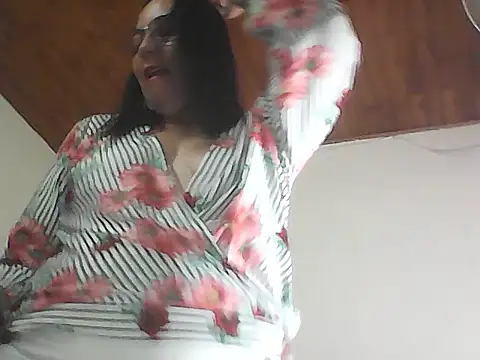 Snapshot of roxanne_xxx chatting on April 13, 2026, 2:22 pm roxanne xxx online show from April 13, 2026, 2:22 pm