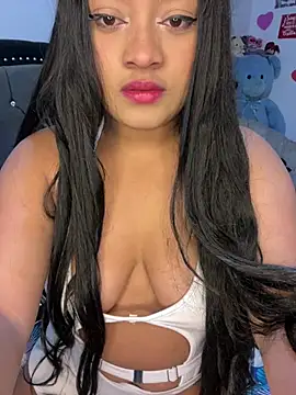 Snapshot of Saraa_M chatting on April 11, 2026, 9:30 pm Saraa M online show from April 11, 2026, 9:30 pm