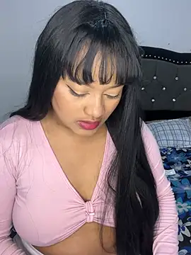Snapshot of Saraa_M chatting on April 16, 2026, 9:39 pm Saraa M online show from April 16, 2026, 9:39 pm