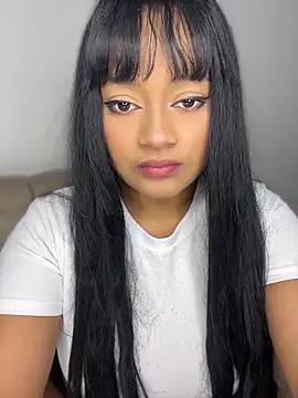Snapshot of Saraa_M chatting on April 28, 2026, 7:52 pm Saraa M online show from April 28, 2026, 7:52 pm