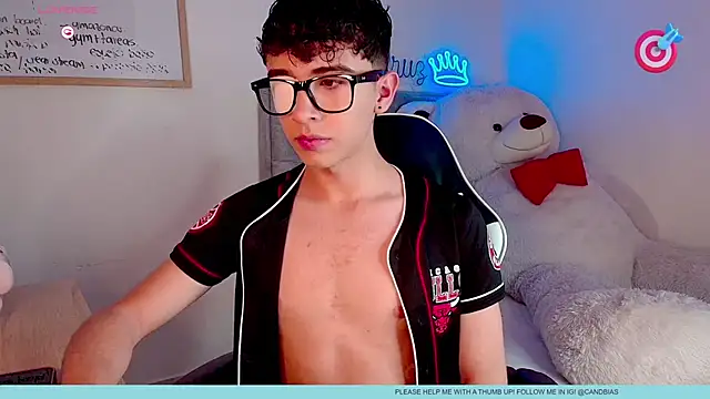 Snapshot of niico_prince chatting on April 3, 2026, 8:29 pm niico prince online show from April 3, 2026, 8:29 pm