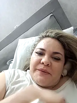 Natashablade   online show from April 10, 2026, 11:53 pm
