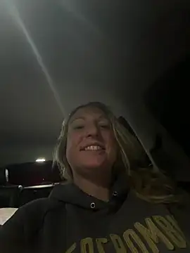 Snapshot of sweetkacibaby chatting on April 9, 2026, 5:07 am sweetkacibaby online show from April 9, 2026, 5:07 am