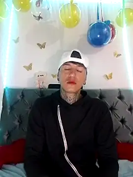 Snapshot of ANDRES_URRIETA chatting on April 6, 2026, 10:27 am ANDRES URRIETA online show from April 6, 2026, 10:27 am