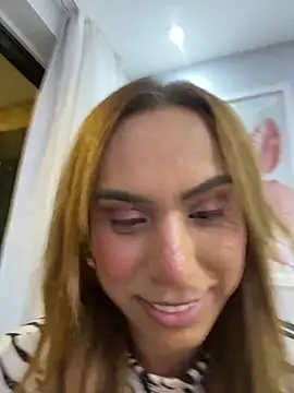 Jullyanaximeness online show from May 13, 2026, 11:11 pm