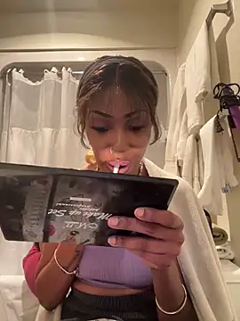 Snapshot of MzBeautyInk chatting on March 29, 2026, 4:01 am MzBeautyInk online show from March 29, 2026, 4:01 am