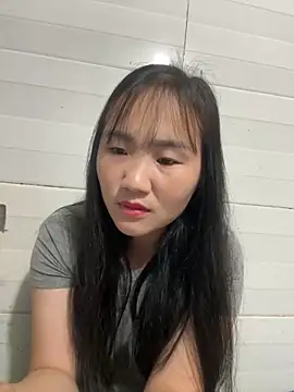 Luci11-11 online show from April 1, 2026, 6:49 pm