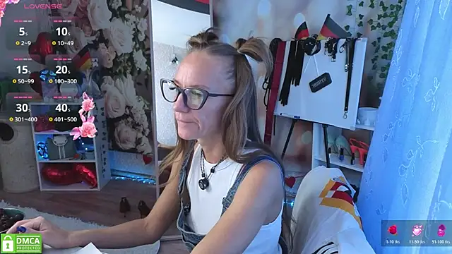 jesica mooonn online show from July 17, 2026, 4:08 am