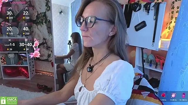 jesica mooonn online show from July 20, 2026, 4:05 am
