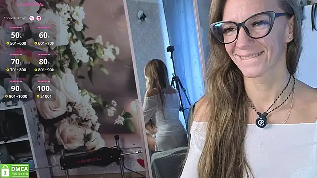 jesica mooonn online show from August 2, 2026, 3:49 am