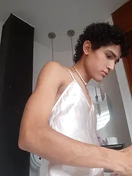 candylira31 online show from August 7, 2026, 5:37 pm