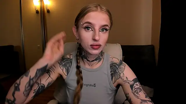 Snapshot of harley_kimm chatting on May 19, 2026, 4:52 am harley kimm online show from May 19, 2026, 4:52 am