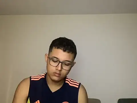 Snapshot of Chriis_18 chatting on April 14, 2026, 1:39 pm Chriis 18 online show from April 14, 2026, 1:39 pm