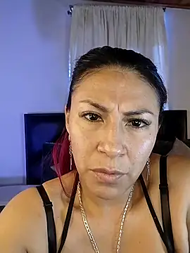 Snapshot of tatianabelli chatting on April 24, 2026, 5:48 pm tatianabelli online show from April 24, 2026, 5:48 pm