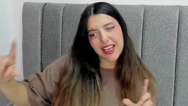 Snapshot of Arihanna_London chatting on April 10, 2026, 8:13 pm Arihanna London online show from April 10, 2026, 8:13 pm