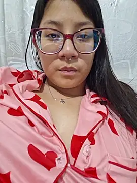 Snapshot of rouse__red chatting on April 25, 2026, 6:05 am rouse red online show from April 25, 2026, 6:05 am