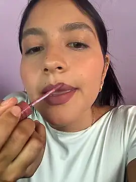 SophiaCastro09  online show from April 18, 2026, 9:37 pm