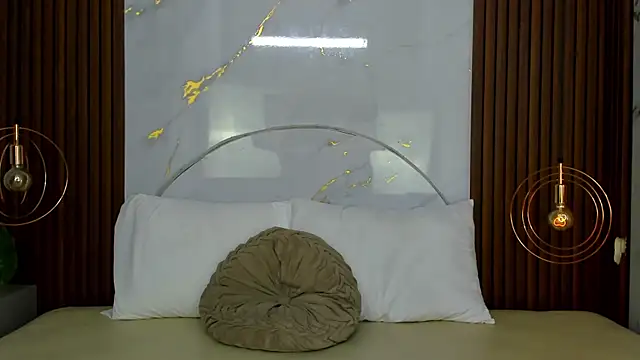 Snapshot of sussy1x_ chatting on August 4, 2026, 3:53 am sussy1x online show from August 4, 2026, 3:53 am