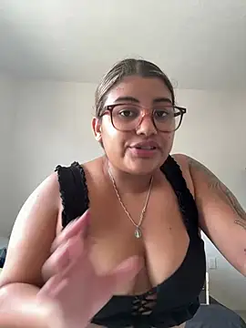 C1N09 online show from June 15, 2026, 6:32 pm