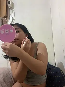 Snapshot of lulueraxxxx chatting on May 8, 2026, 3:06 pm lulueraxxxx online show from May 8, 2026, 3:06 pm