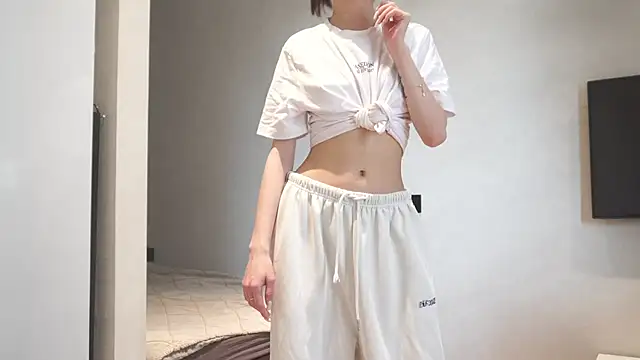 Snapshot of SakuraDoll chatting on April 1, 2026, 8:59 am SakuraDoll online show from April 1, 2026, 8:59 am