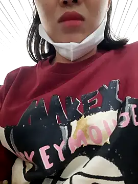 hana 2girl online show from May 12, 2026, 3:03 am