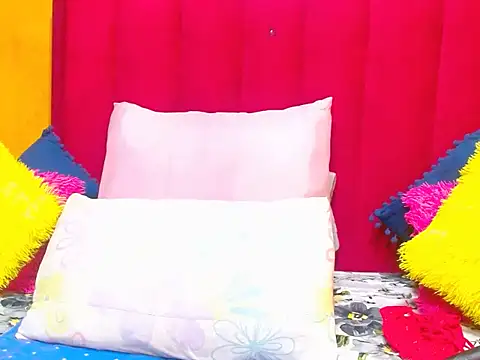 Cherrybootyofjoy86 online show from April 19, 2026, 6:46 am