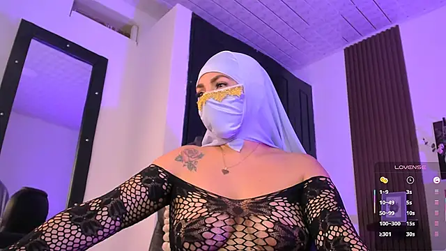 Nailea   online show from May 6, 2026, 2:51 am