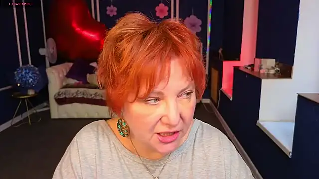 Kira Kingslee online show from April 22, 2026, 11:12 am