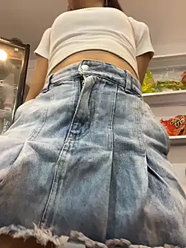 izumi mei online show from May 16, 2026, 3:47 am