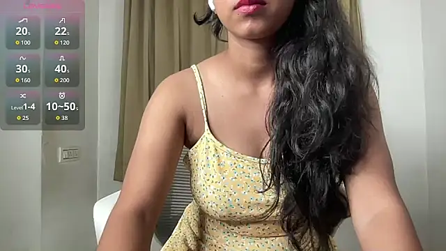 Snapshot of Gorgeous_Sarahh chatting on May 16, 2026, 9:35 pm Gorgeous Sarahh online show from May 16, 2026, 9:35 pm