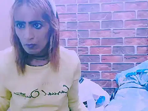 Alanadelray21 online show from April 6, 2026, 5:19 am