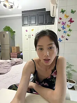 yuanpu0925 online show from May 17, 2026, 10:44 am