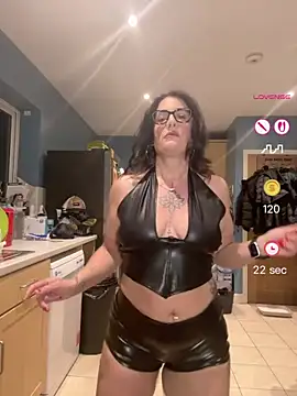 Snapshot of IvyBelleMilf chatting on April 27, 2026, 9:02 pm IvyBelleMilf online show from April 27, 2026, 9:02 pm