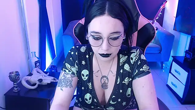 Snapshot of Nyxnocturne chatting on June 5, 2026, 2:34 pm Nyxnocturne online show from June 5, 2026, 2:34 pm