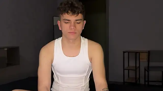 MaxWoolf online show from May 5, 2026, 7:00 pm